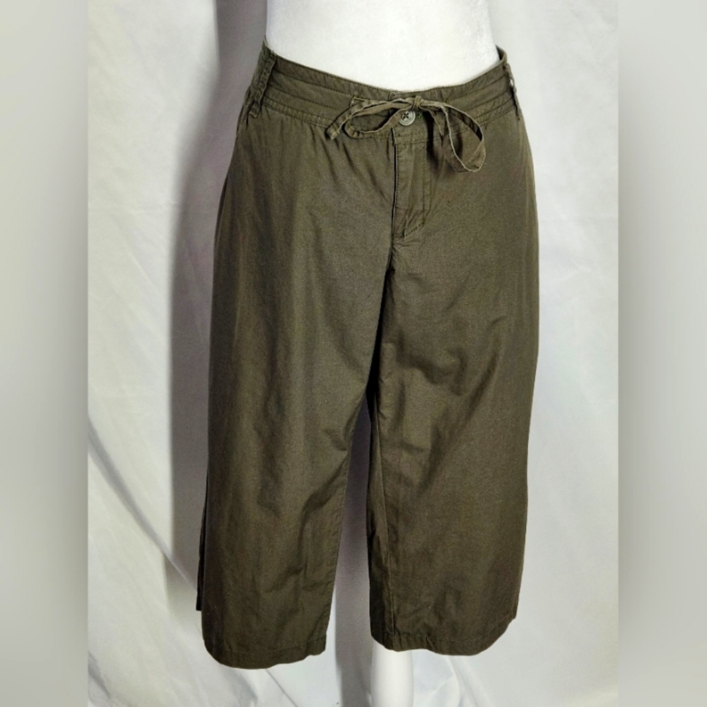 Mossimo Supply Co. Brand size 11 lowest rise crop capri